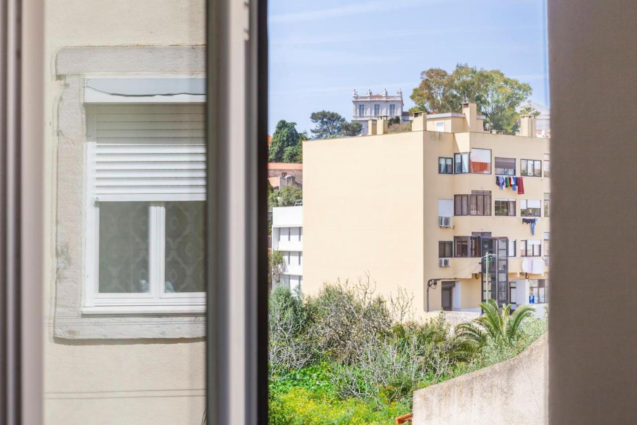 2 Bedroom Apartment For 4 People With Free Public Parking Lisbon Exterior photo
