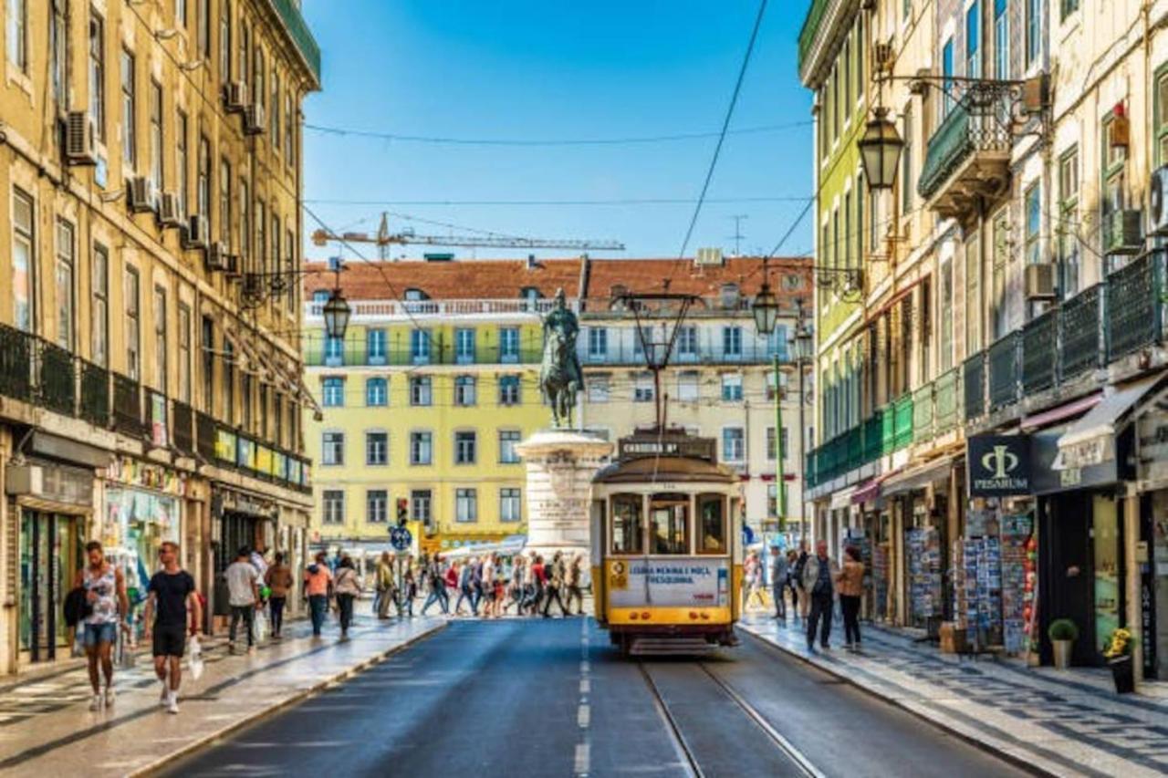 2 Bedroom Apartment For 4 People With Free Public Parking Lisbon Exterior photo