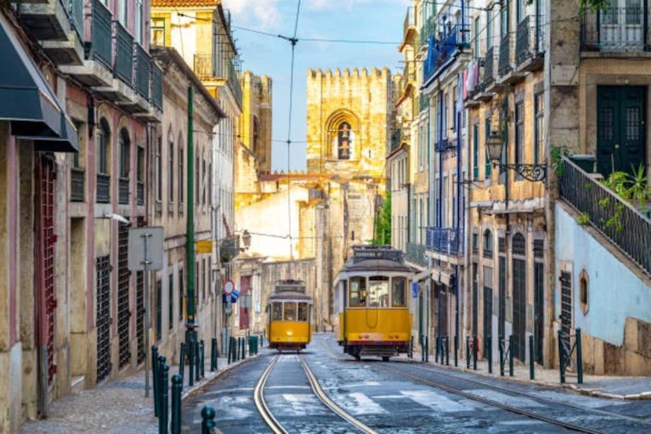 2 Bedroom Apartment For 4 People With Free Public Parking Lisbon Exterior photo