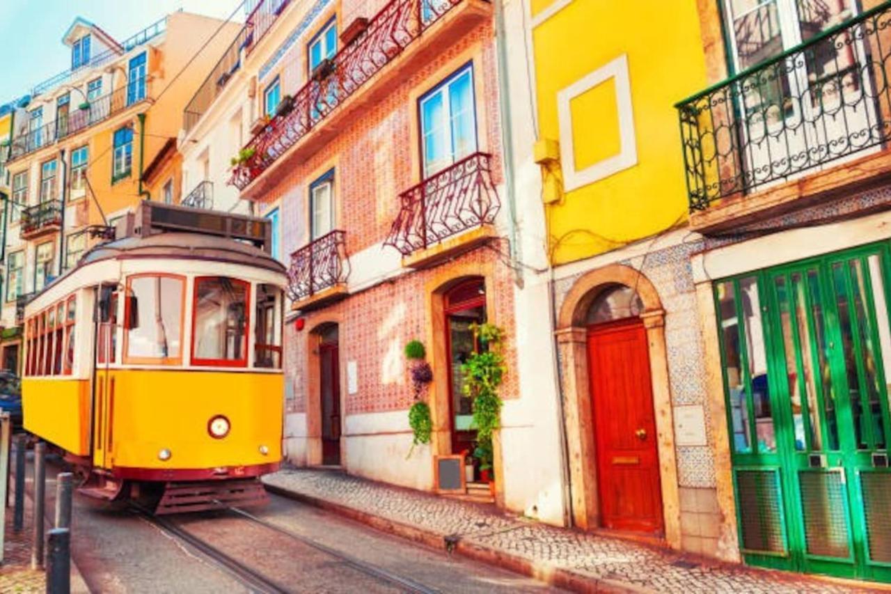 2 Bedroom Apartment For 4 People With Free Public Parking Lisbon Exterior photo